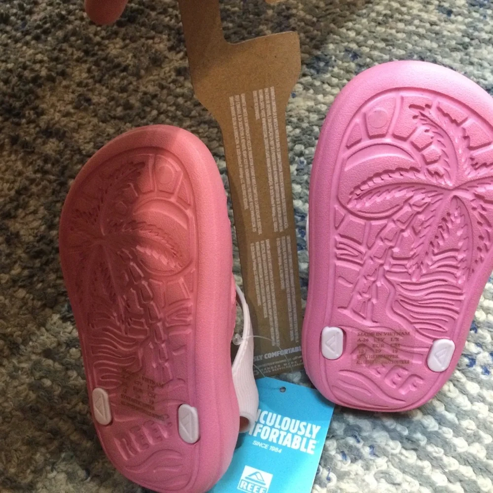 Reef Totally Beachin Pink Water Friendly Sandals